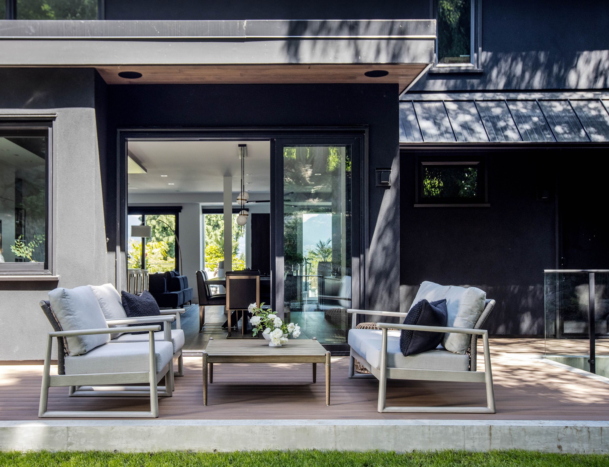 Locarno Crescent, Pools + Outdoor Living